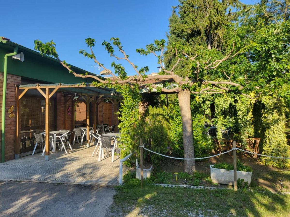 Alberg Restaurant Bellavista Santa Pau Exterior foto