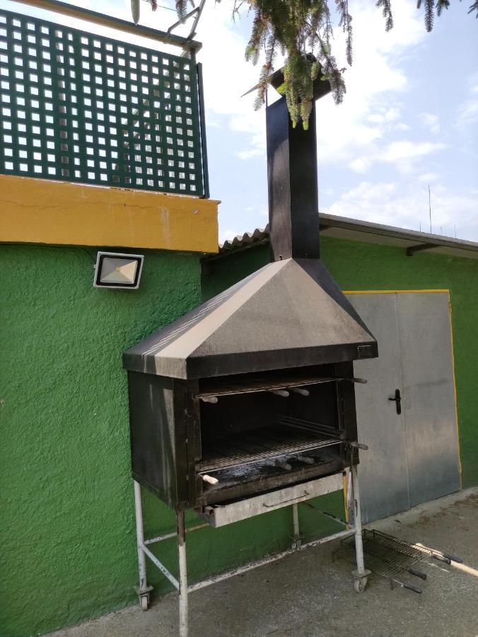 Alberg Restaurant Bellavista Santa Pau Exterior foto
